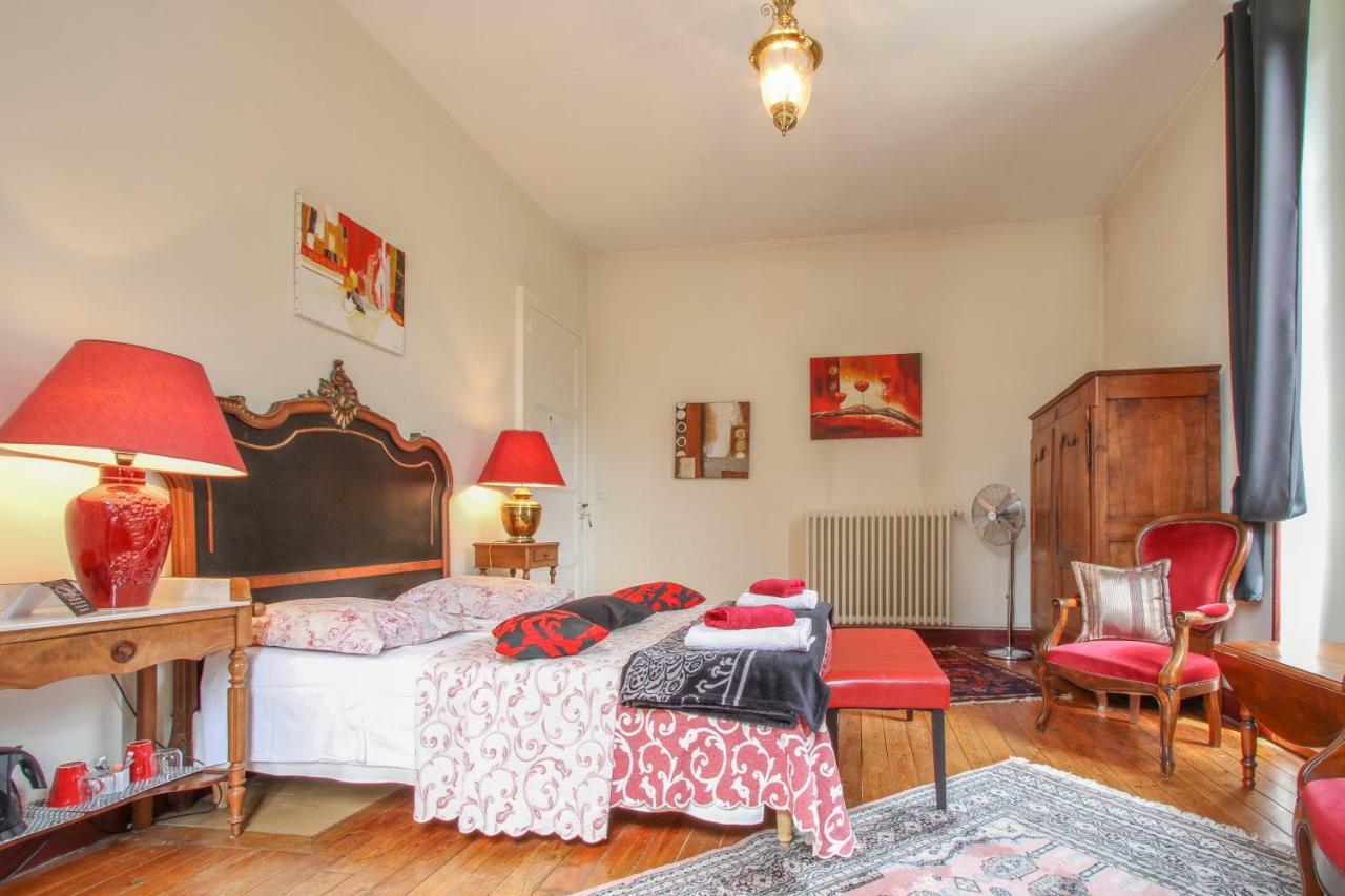 Manoir Des Turets Bed & Breakfast Yvre-l'Eveque ภายนอก รูปภาพ