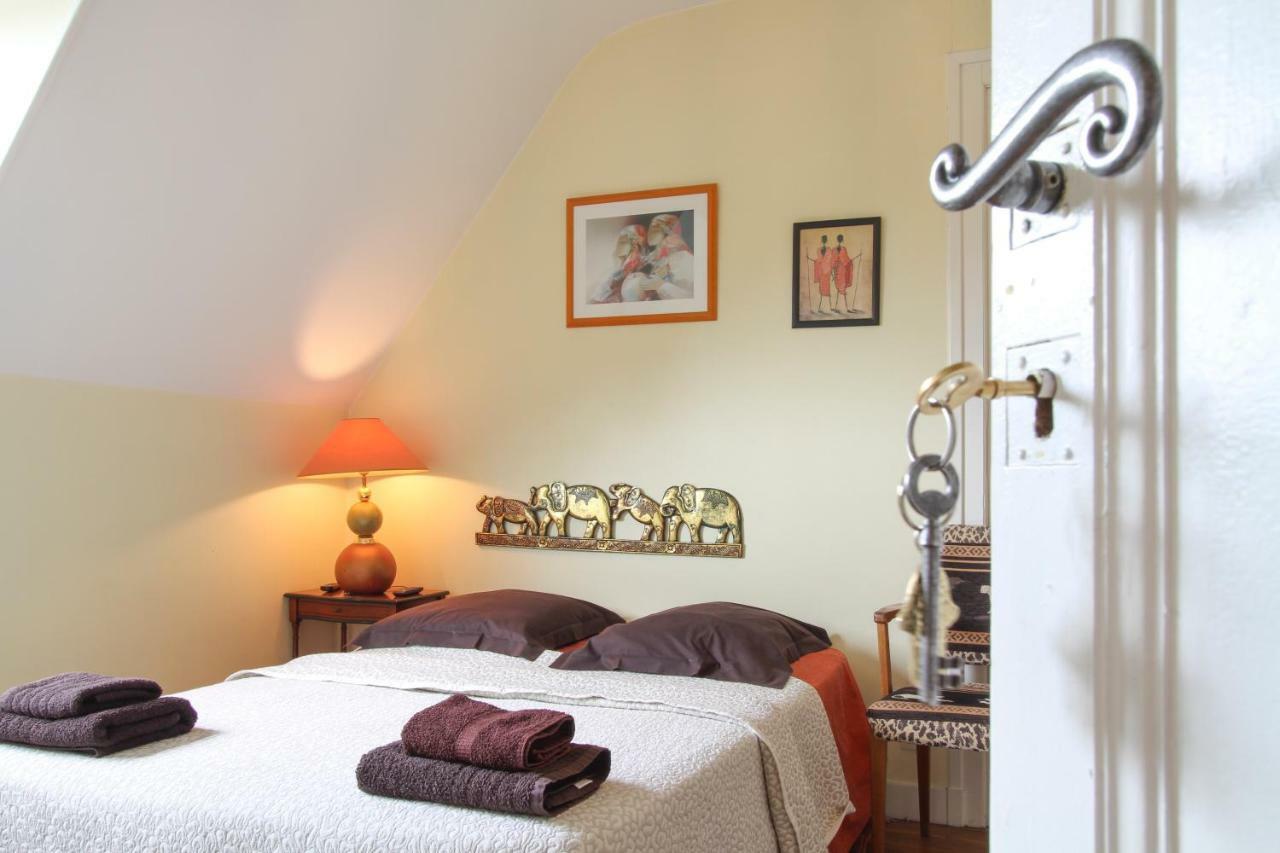 Manoir Des Turets Bed & Breakfast Yvre-l'Eveque ภายนอก รูปภาพ